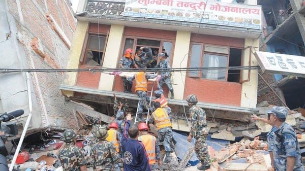Nepal earthquake: Death toll passes 4,600 as rescuers face chall.
